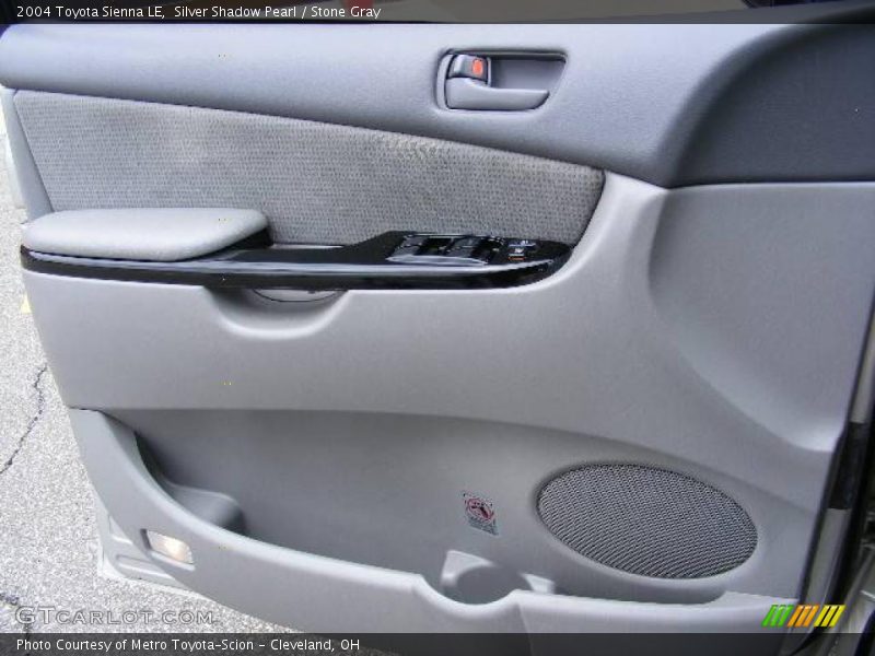 Silver Shadow Pearl / Stone Gray 2004 Toyota Sienna LE