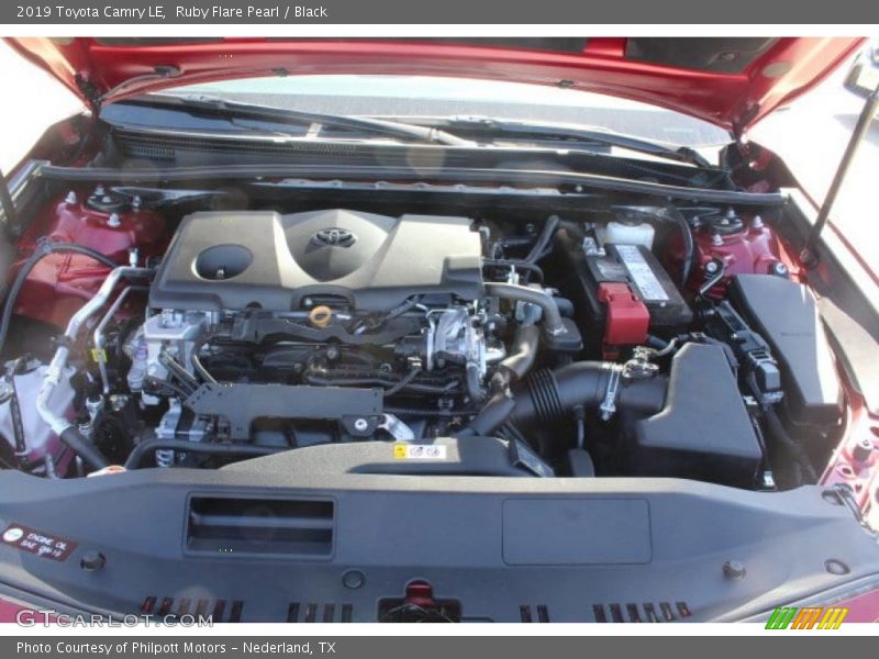 Ruby Flare Pearl / Black 2019 Toyota Camry LE