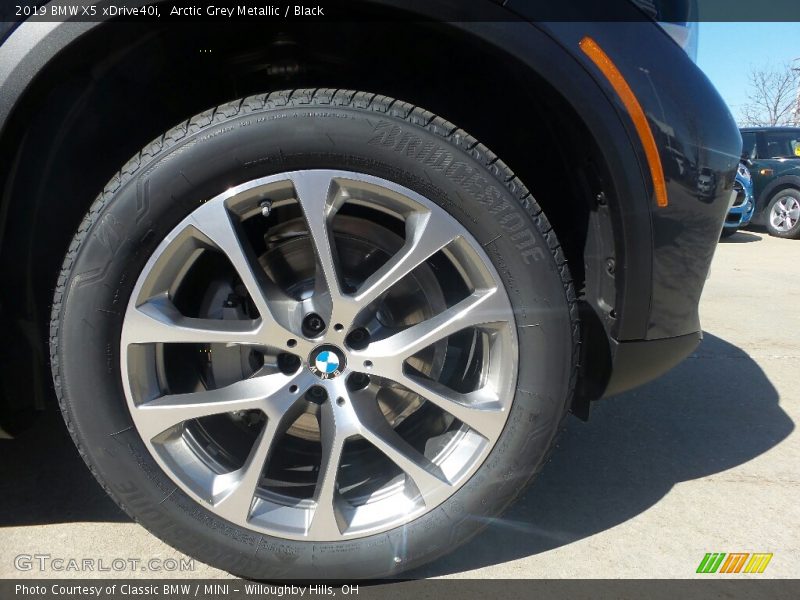 Arctic Grey Metallic / Black 2019 BMW X5 xDrive40i