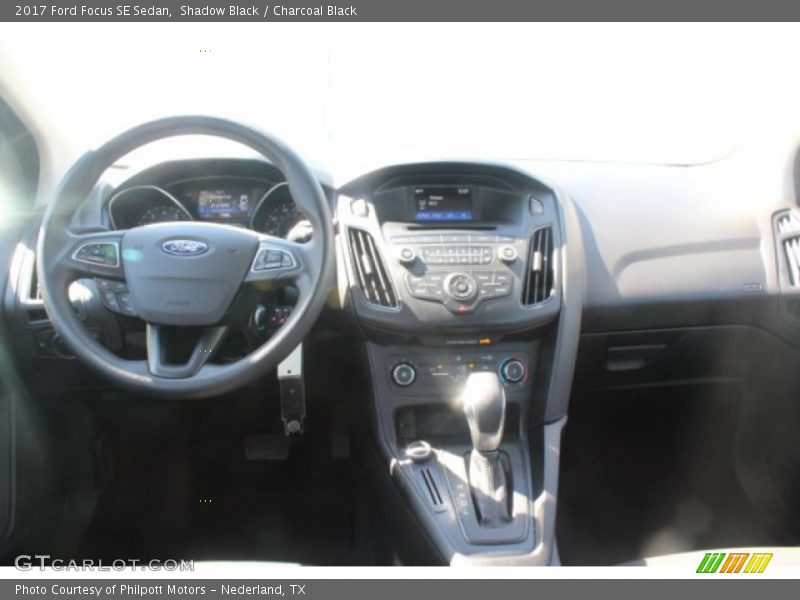 Shadow Black / Charcoal Black 2017 Ford Focus SE Sedan