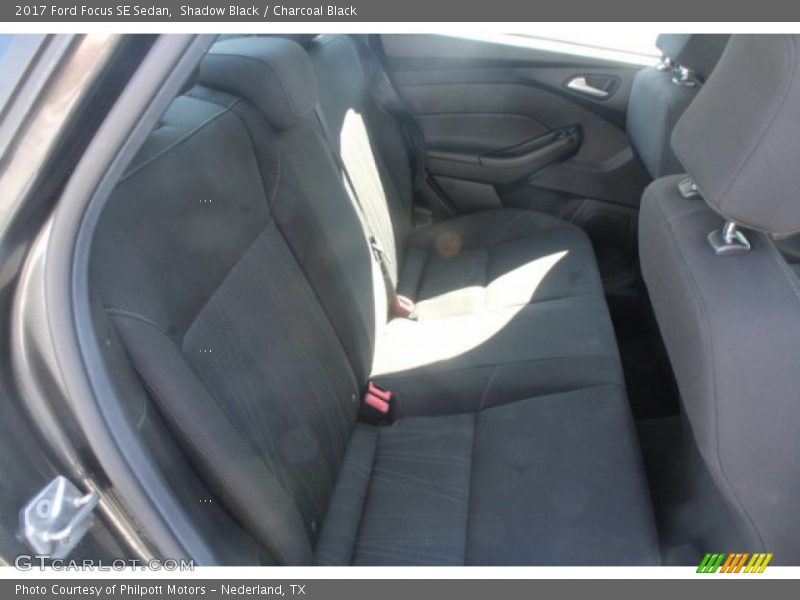 Shadow Black / Charcoal Black 2017 Ford Focus SE Sedan