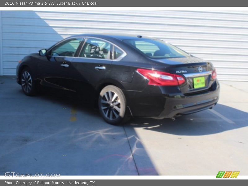 Super Black / Charcoal 2016 Nissan Altima 2.5 SV