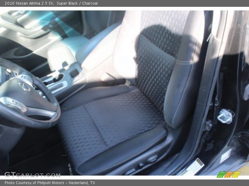 Super Black / Charcoal 2016 Nissan Altima 2.5 SV