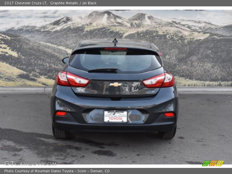 Graphite Metallic / Jet Black 2017 Chevrolet Cruze LT