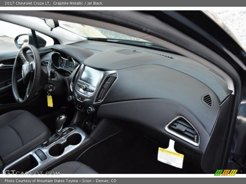 Graphite Metallic / Jet Black 2017 Chevrolet Cruze LT