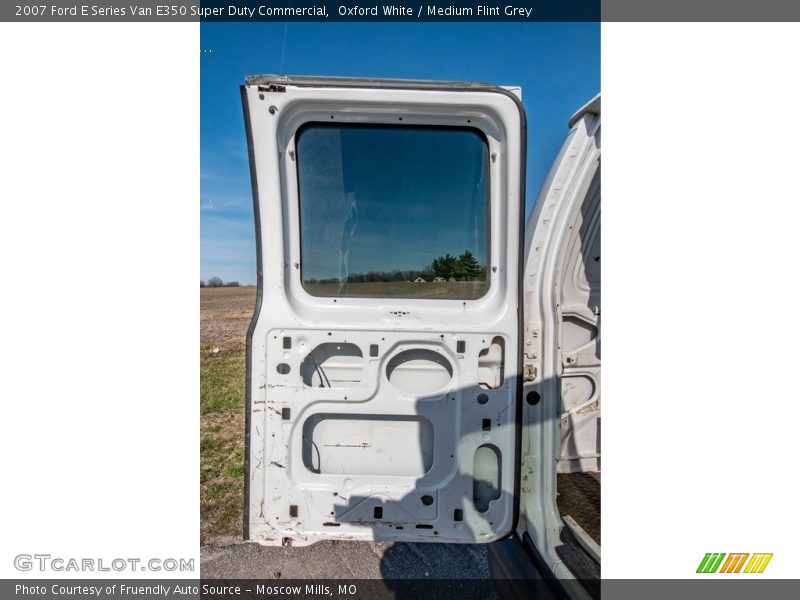 Oxford White / Medium Flint Grey 2007 Ford E Series Van E350 Super Duty Commercial