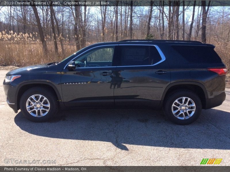 Graphite Metallic / Jet Black 2019 Chevrolet Traverse LT AWD