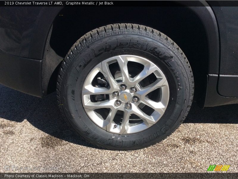 Graphite Metallic / Jet Black 2019 Chevrolet Traverse LT AWD