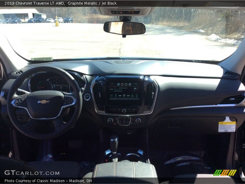 Graphite Metallic / Jet Black 2019 Chevrolet Traverse LT AWD