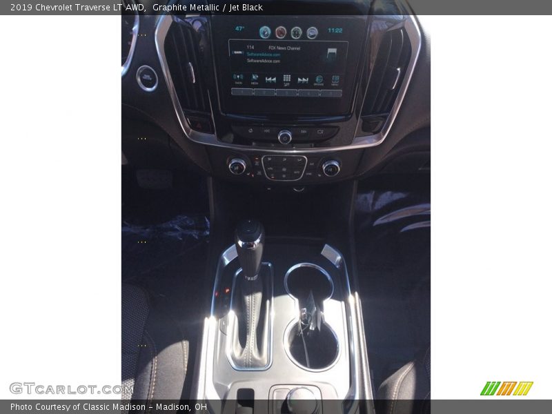 Graphite Metallic / Jet Black 2019 Chevrolet Traverse LT AWD