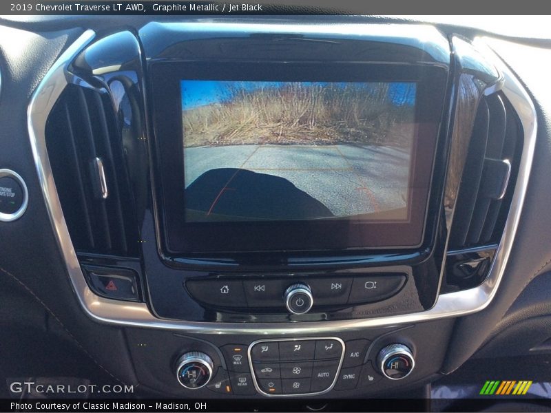 Graphite Metallic / Jet Black 2019 Chevrolet Traverse LT AWD
