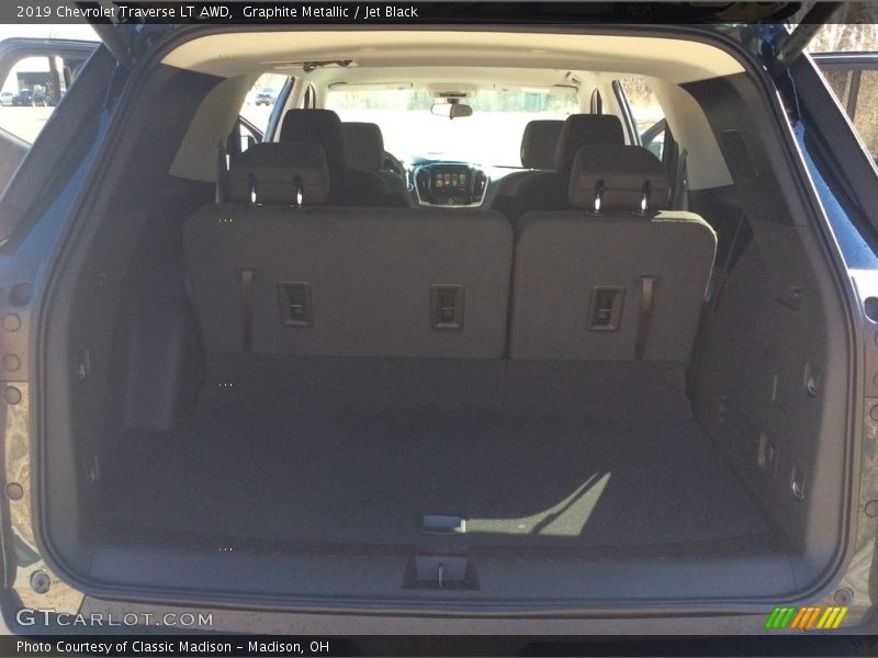 Graphite Metallic / Jet Black 2019 Chevrolet Traverse LT AWD