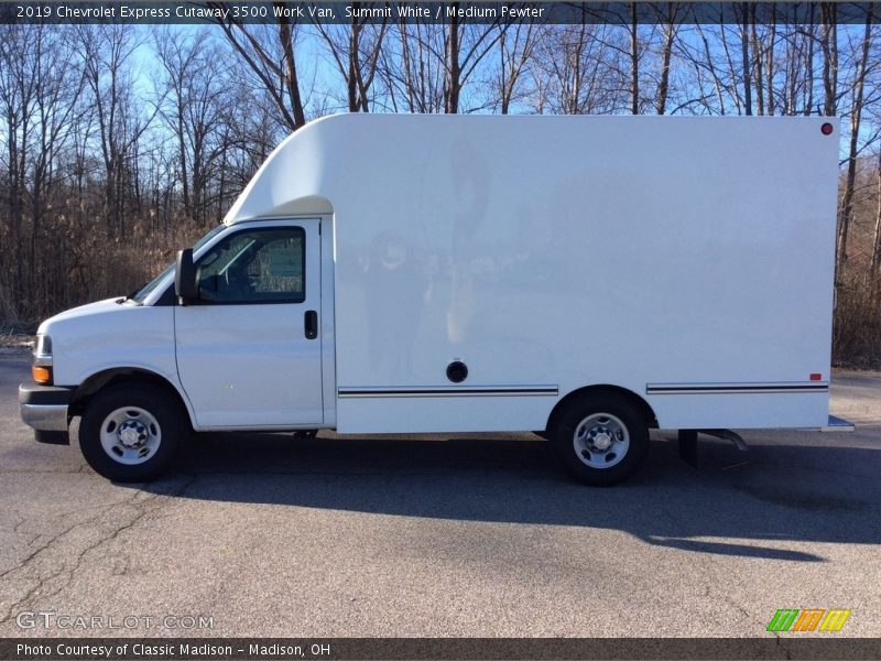 Summit White / Medium Pewter 2019 Chevrolet Express Cutaway 3500 Work Van
