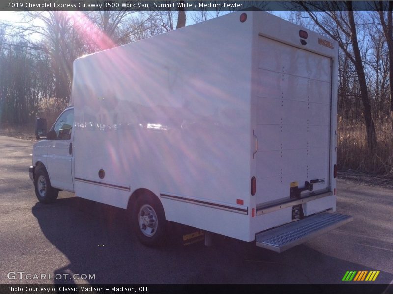 Summit White / Medium Pewter 2019 Chevrolet Express Cutaway 3500 Work Van
