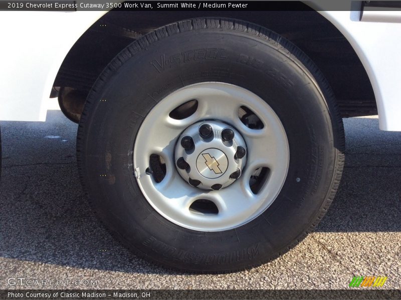 Summit White / Medium Pewter 2019 Chevrolet Express Cutaway 3500 Work Van