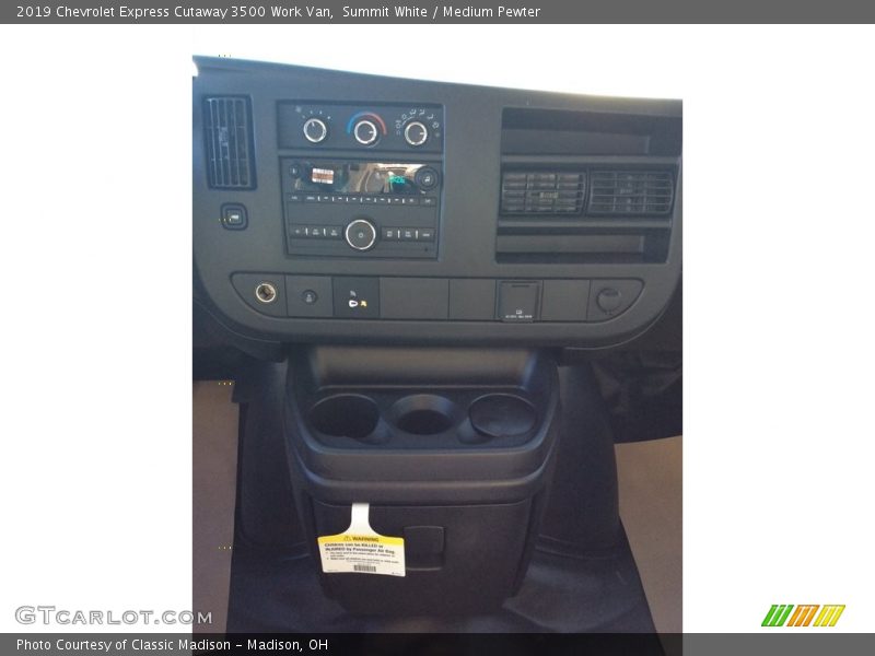 Summit White / Medium Pewter 2019 Chevrolet Express Cutaway 3500 Work Van