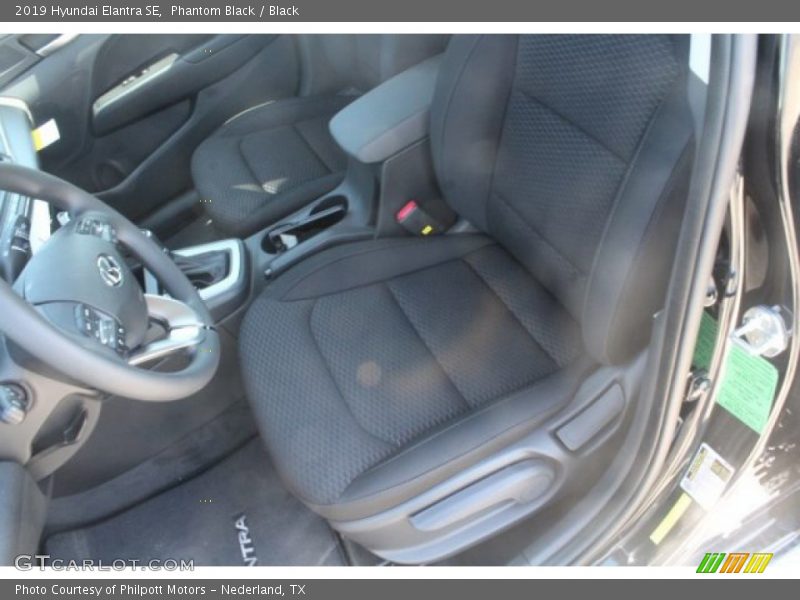 Phantom Black / Black 2019 Hyundai Elantra SE