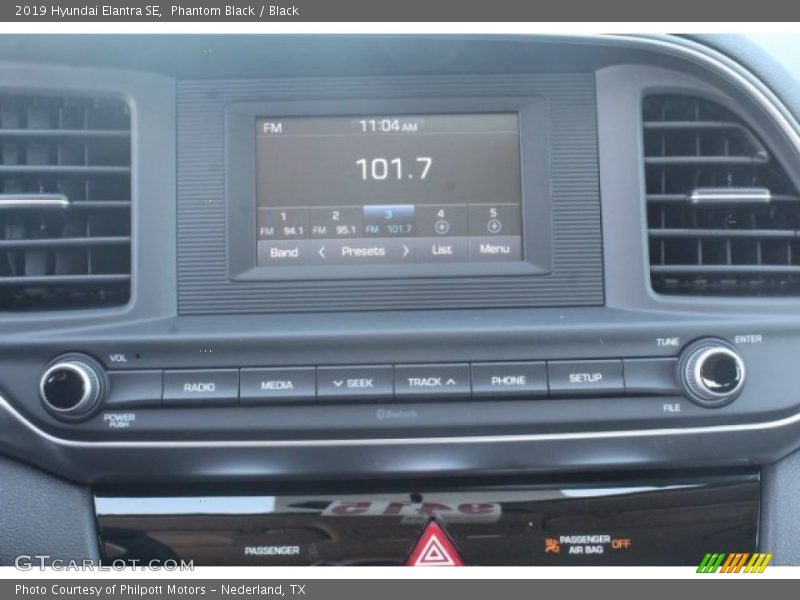 Phantom Black / Black 2019 Hyundai Elantra SE