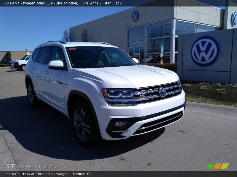 Pure White / Titan Black 2019 Volkswagen Atlas SE R-Line 4Motion