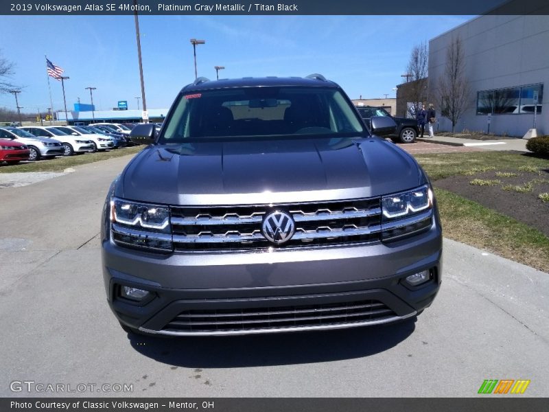 Platinum Gray Metallic / Titan Black 2019 Volkswagen Atlas SE 4Motion