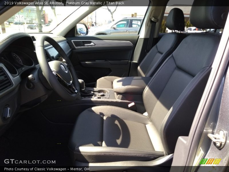Platinum Gray Metallic / Titan Black 2019 Volkswagen Atlas SE 4Motion
