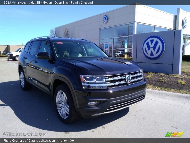 Front 3/4 View of 2019 Atlas SE 4Motion