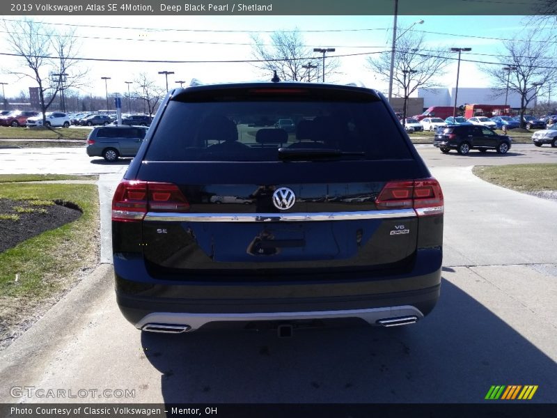Deep Black Pearl / Shetland 2019 Volkswagen Atlas SE 4Motion
