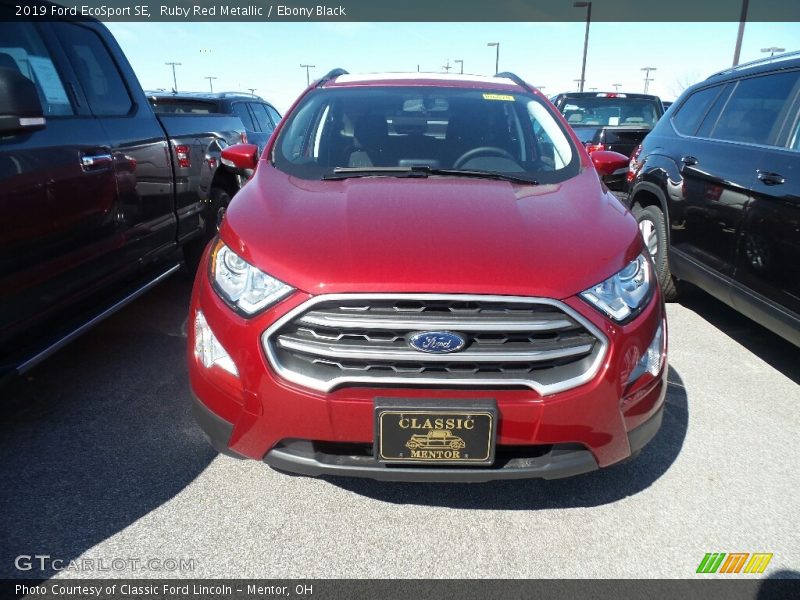 Ruby Red Metallic / Ebony Black 2019 Ford EcoSport SE