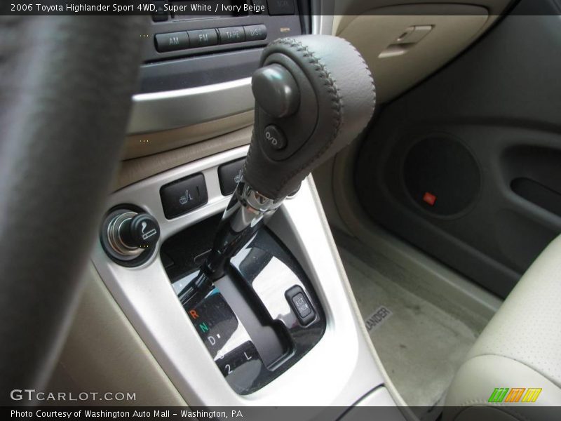 Super White / Ivory Beige 2006 Toyota Highlander Sport 4WD