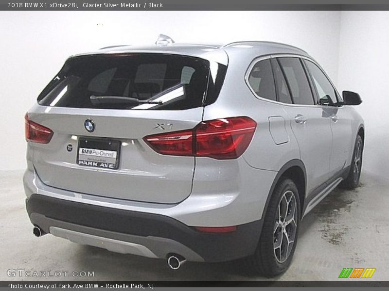 Glacier Silver Metallic / Black 2018 BMW X1 xDrive28i