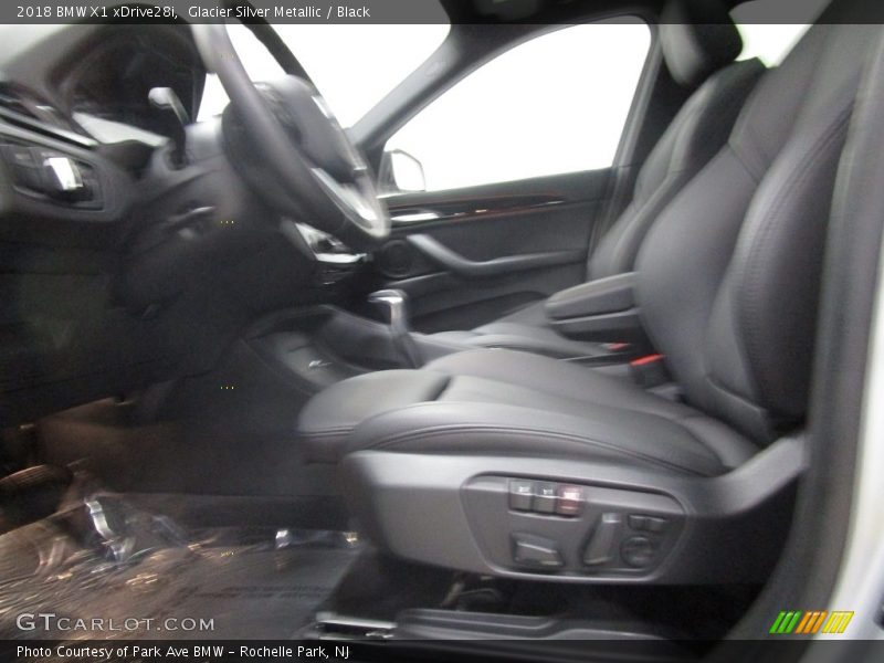 Glacier Silver Metallic / Black 2018 BMW X1 xDrive28i