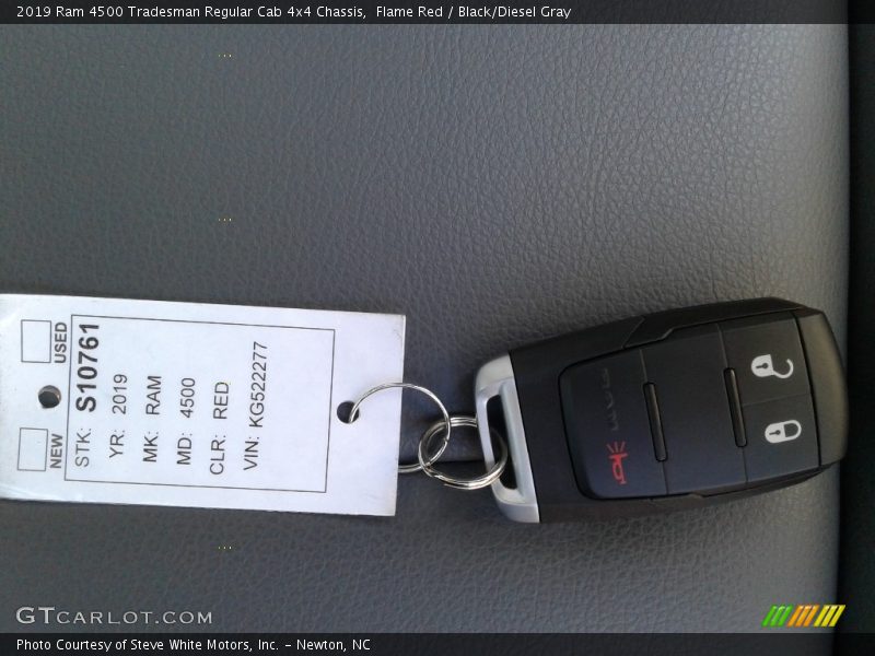 Keys of 2019 4500 Tradesman Regular Cab 4x4 Chassis