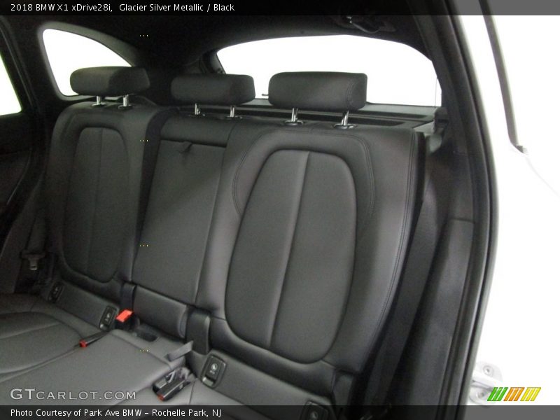 Glacier Silver Metallic / Black 2018 BMW X1 xDrive28i