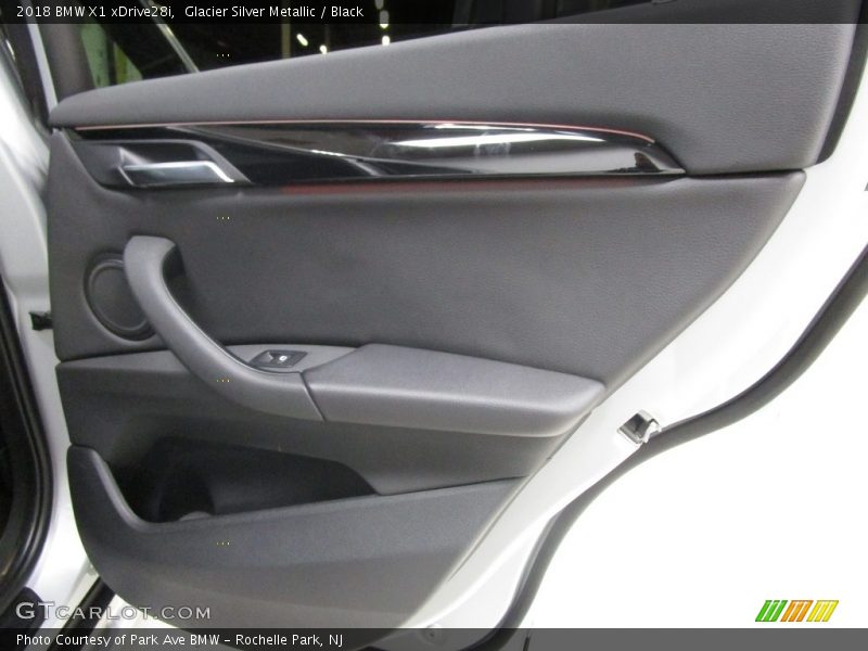 Glacier Silver Metallic / Black 2018 BMW X1 xDrive28i