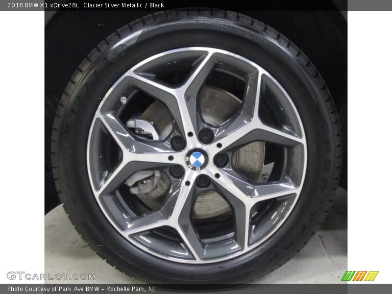 Glacier Silver Metallic / Black 2018 BMW X1 xDrive28i
