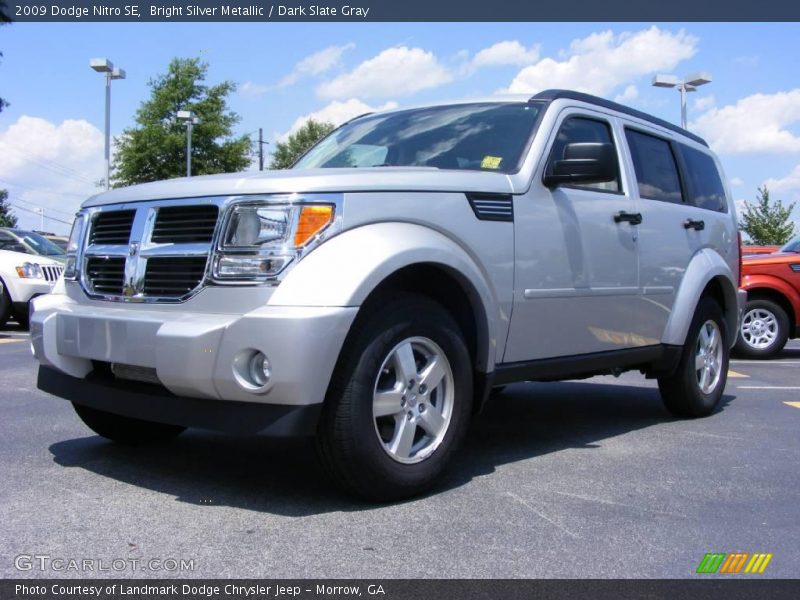 Bright Silver Metallic / Dark Slate Gray 2009 Dodge Nitro SE