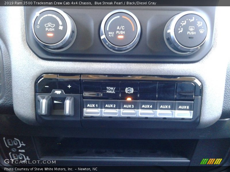 Controls of 2019 3500 Tradesman Crew Cab 4x4 Chassis