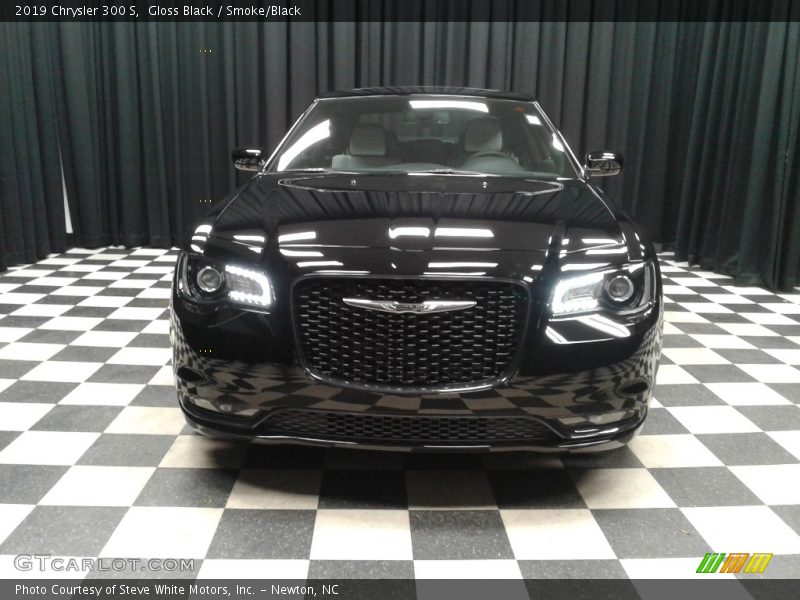 Gloss Black / Smoke/Black 2019 Chrysler 300 S