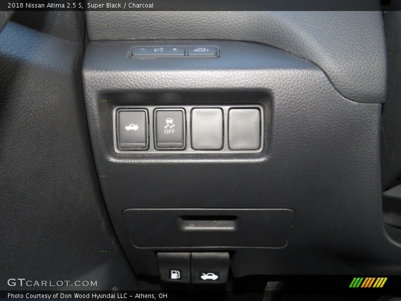 Super Black / Charcoal 2018 Nissan Altima 2.5 S