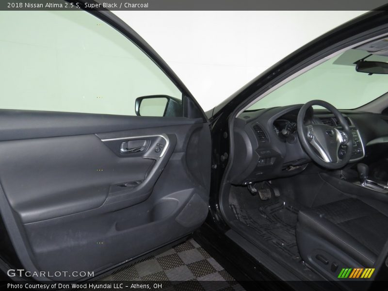 Super Black / Charcoal 2018 Nissan Altima 2.5 S