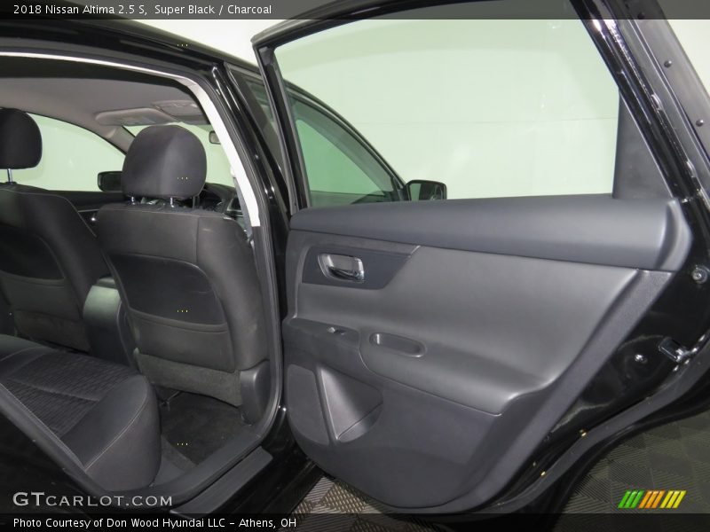 Super Black / Charcoal 2018 Nissan Altima 2.5 S