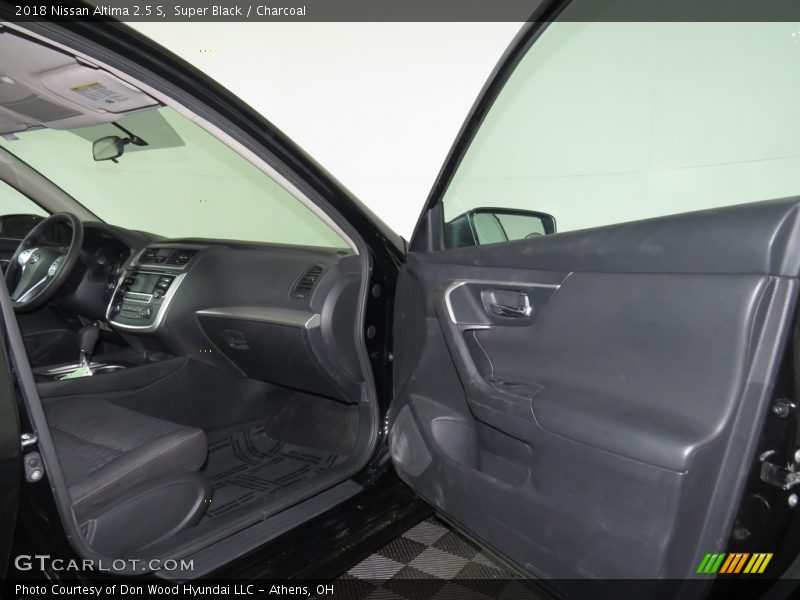 Super Black / Charcoal 2018 Nissan Altima 2.5 S