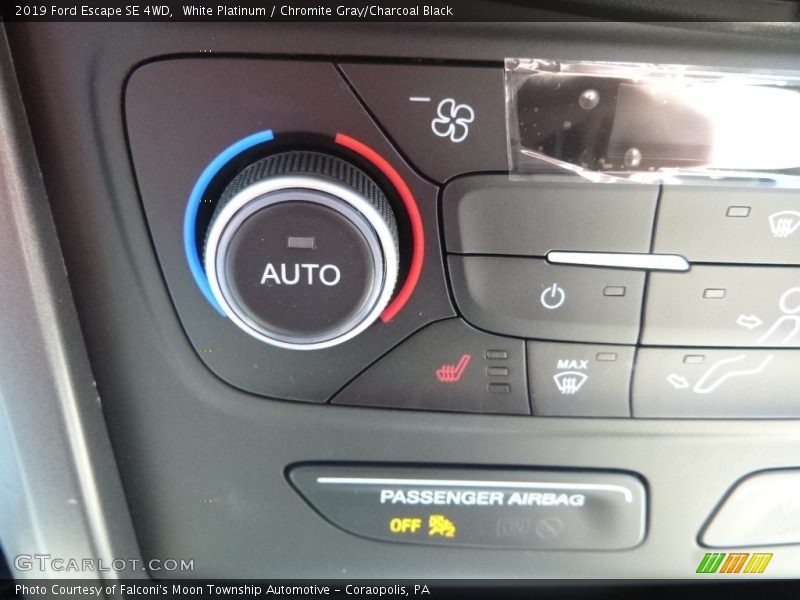 White Platinum / Chromite Gray/Charcoal Black 2019 Ford Escape SE 4WD