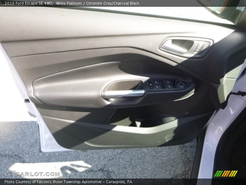White Platinum / Chromite Gray/Charcoal Black 2019 Ford Escape SE 4WD