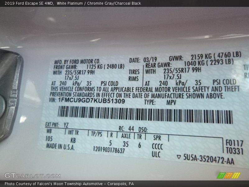 White Platinum / Chromite Gray/Charcoal Black 2019 Ford Escape SE 4WD