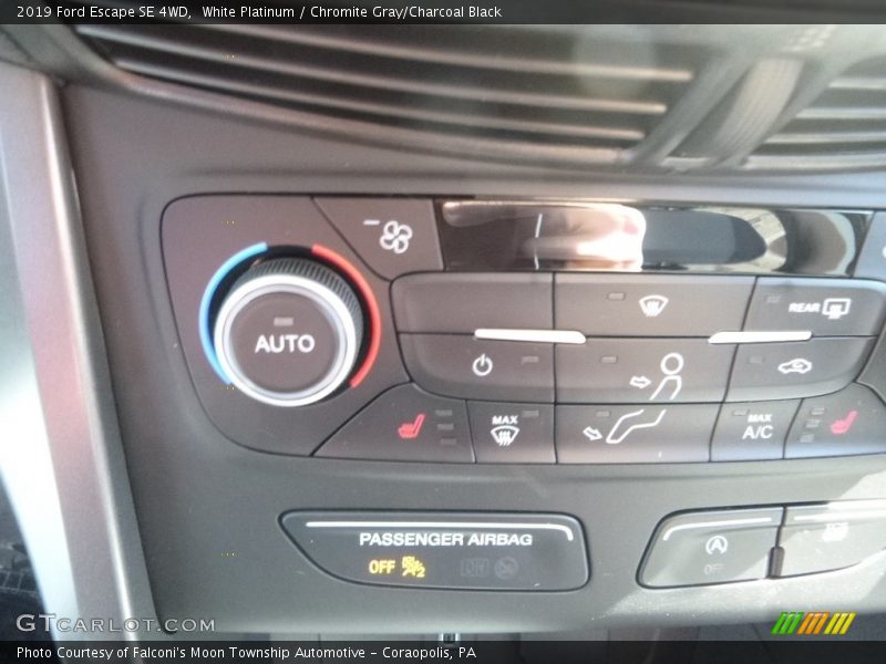 White Platinum / Chromite Gray/Charcoal Black 2019 Ford Escape SE 4WD