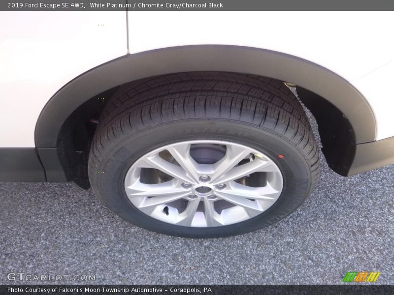 White Platinum / Chromite Gray/Charcoal Black 2019 Ford Escape SE 4WD