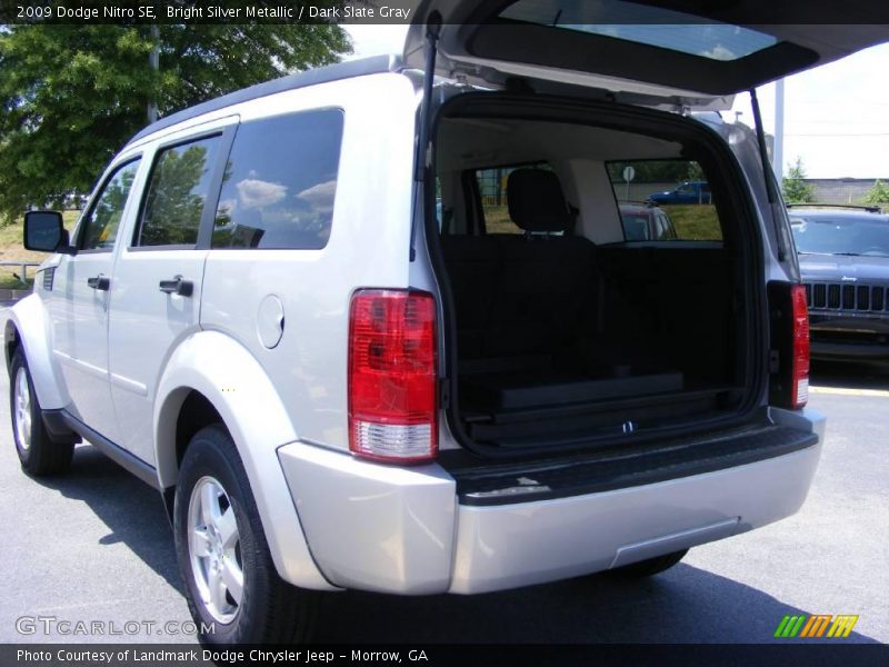 Bright Silver Metallic / Dark Slate Gray 2009 Dodge Nitro SE