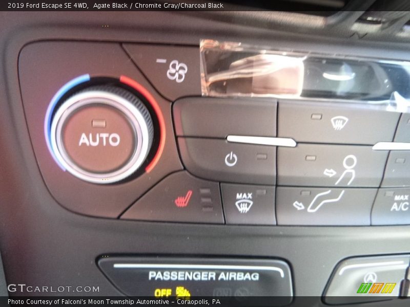 Agate Black / Chromite Gray/Charcoal Black 2019 Ford Escape SE 4WD