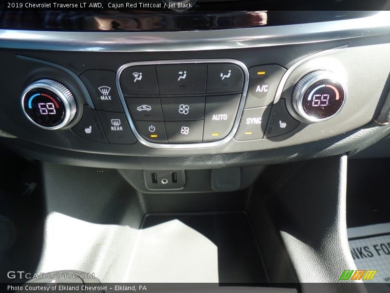 Cajun Red Tintcoat / Jet Black 2019 Chevrolet Traverse LT AWD